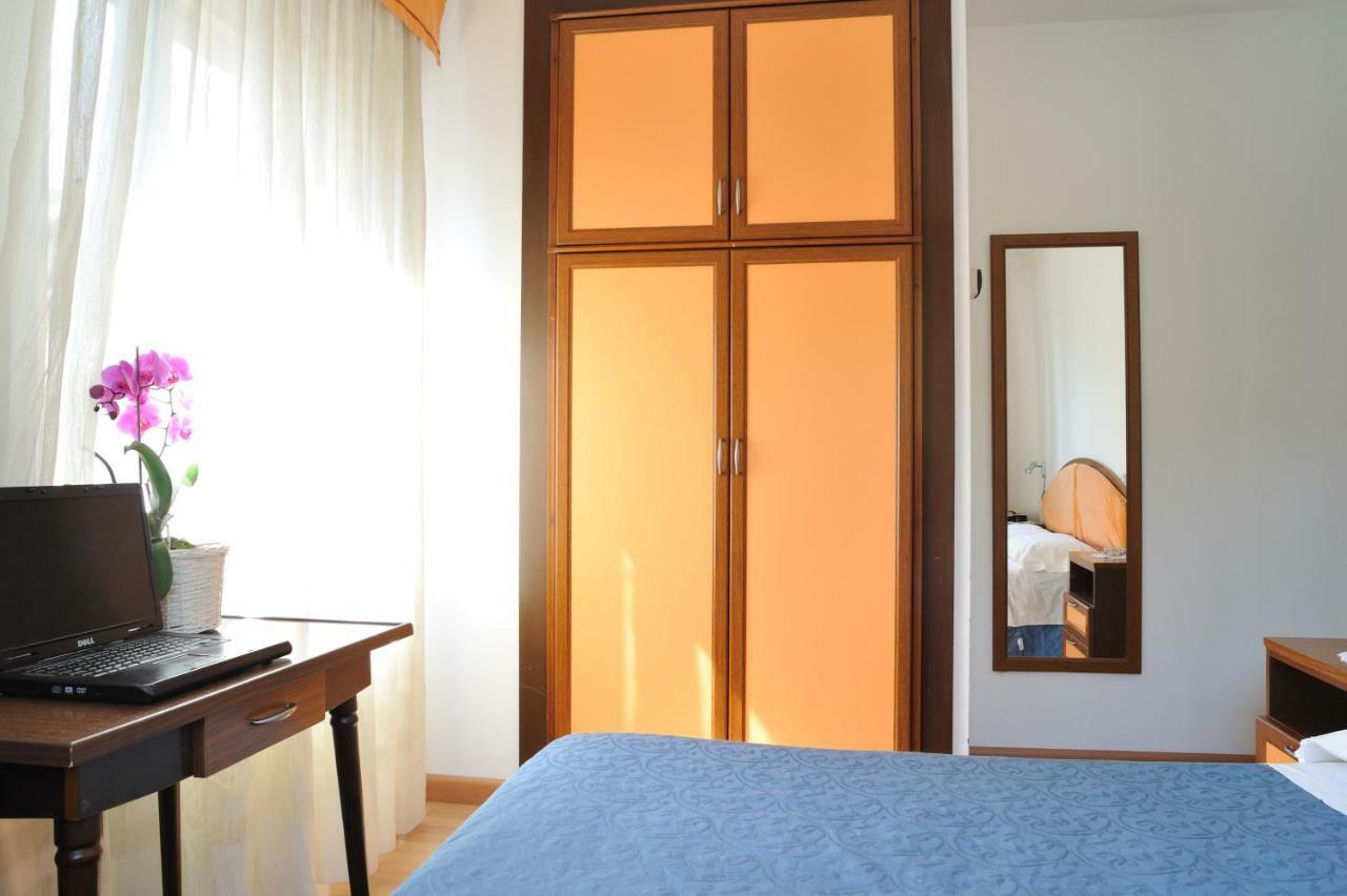 Hotel Sole Holiday Arco Kültér fotó